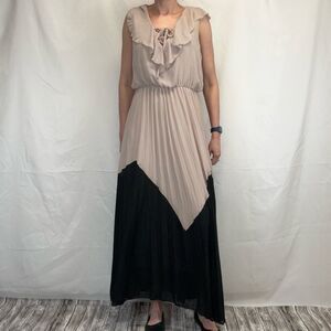 Vivayou Women's Maxi Dress Tan Beige Black Accordion Pleat L LG Large Ruffle